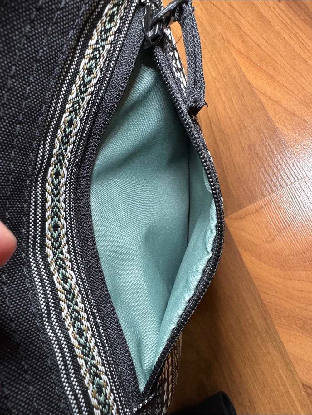 Dakine Black and Gray Patterned Messenger Crossbody Bag